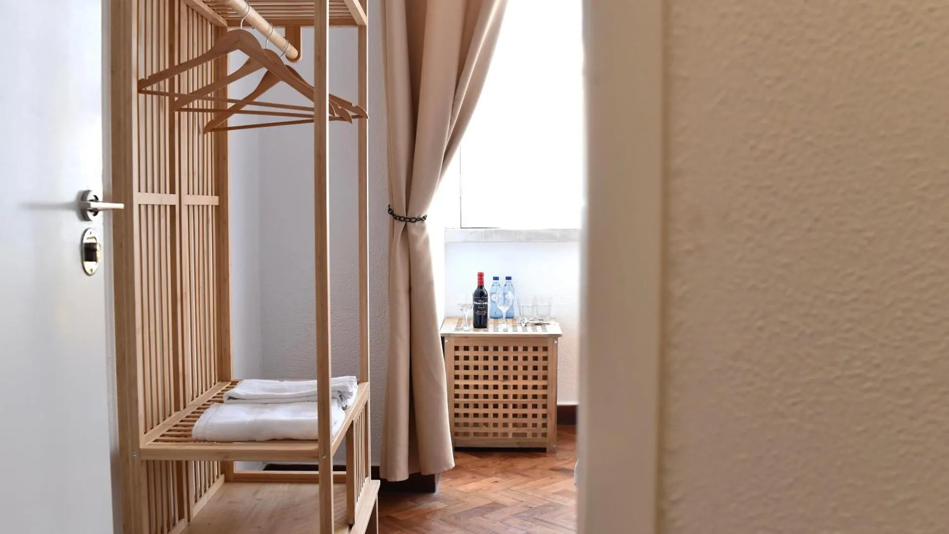 Draft Hostel & Rooms Lisbon